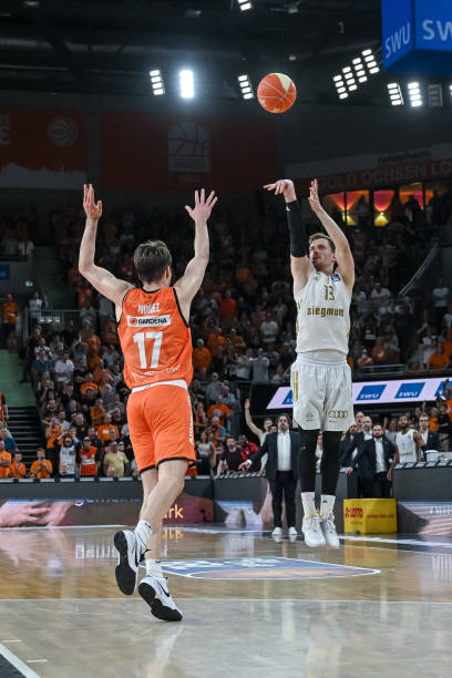 保球队后方 保球队后方